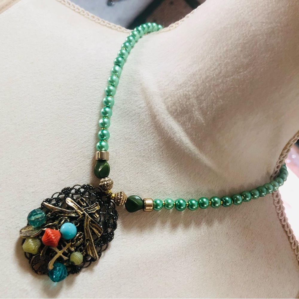 Handcrafted oriental beaded filigree brass pendant Czech glass Pearl necklace